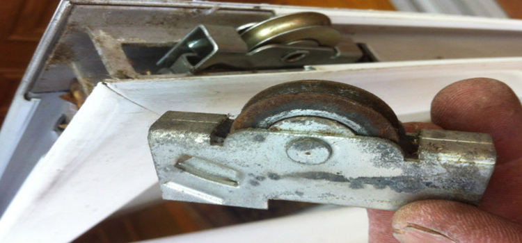 screen door roller repair in Naples